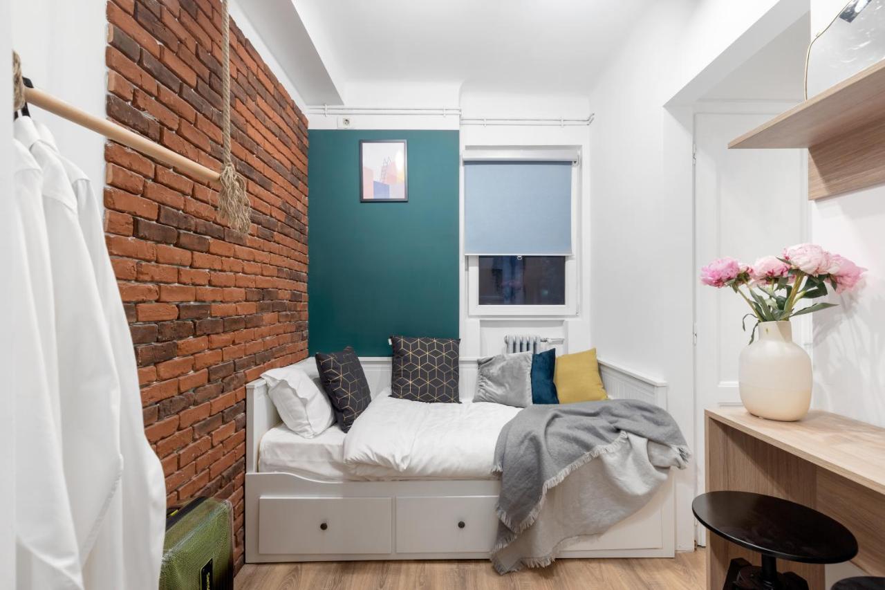Ultra Central, 15 Sqm Studio By Urbanesq Boekarest Buitenkant foto
